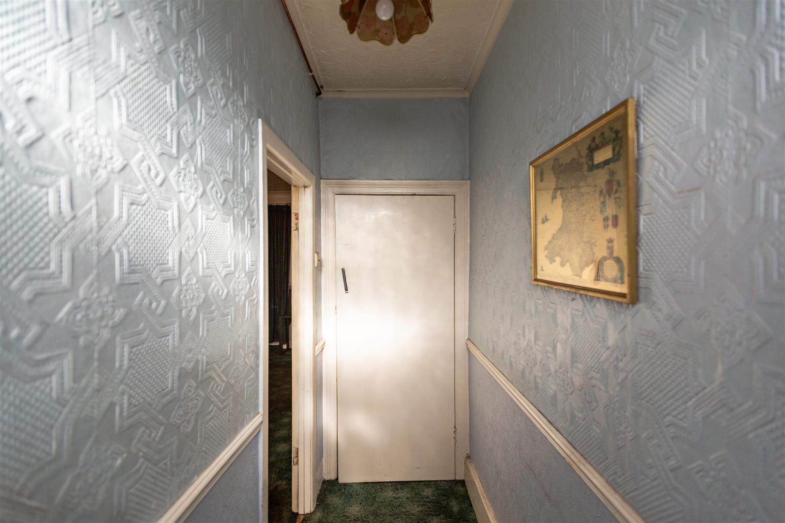 Lakefield Road, Llanelli, SA15 2UE